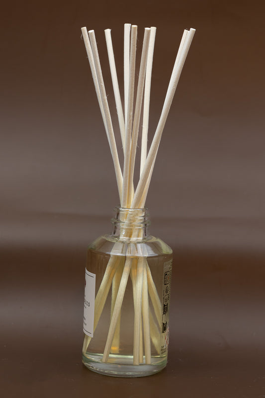 Clove Reed Diffuser by Geodesis